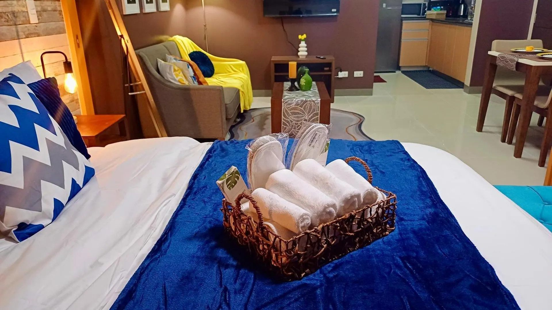 Bgc Luxury Condo - Pool, Wi-Fi, City View - Suite 11 Manila Apartment